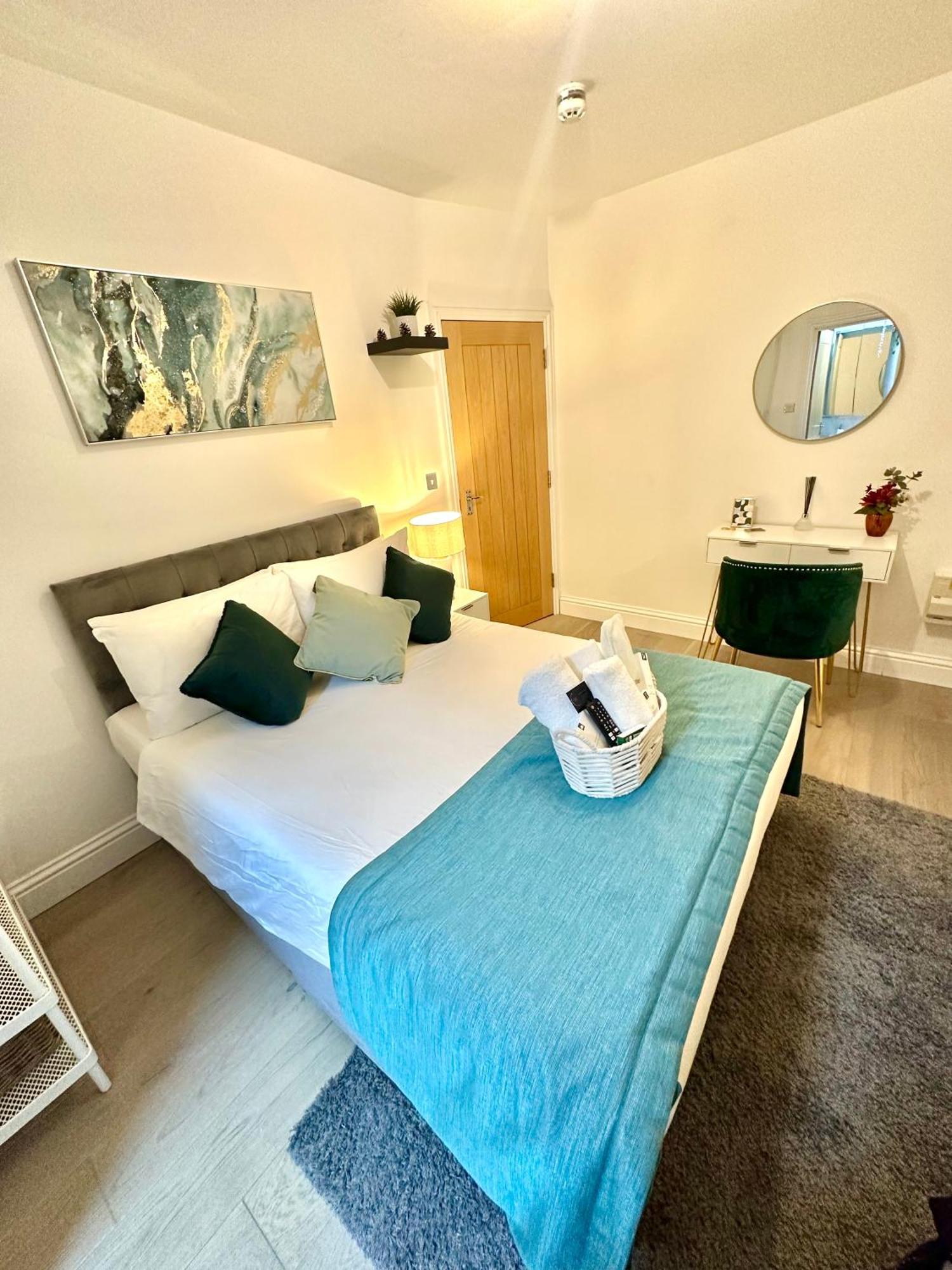 The Green Luxe En-Suite In Stratford 런던 외부 사진