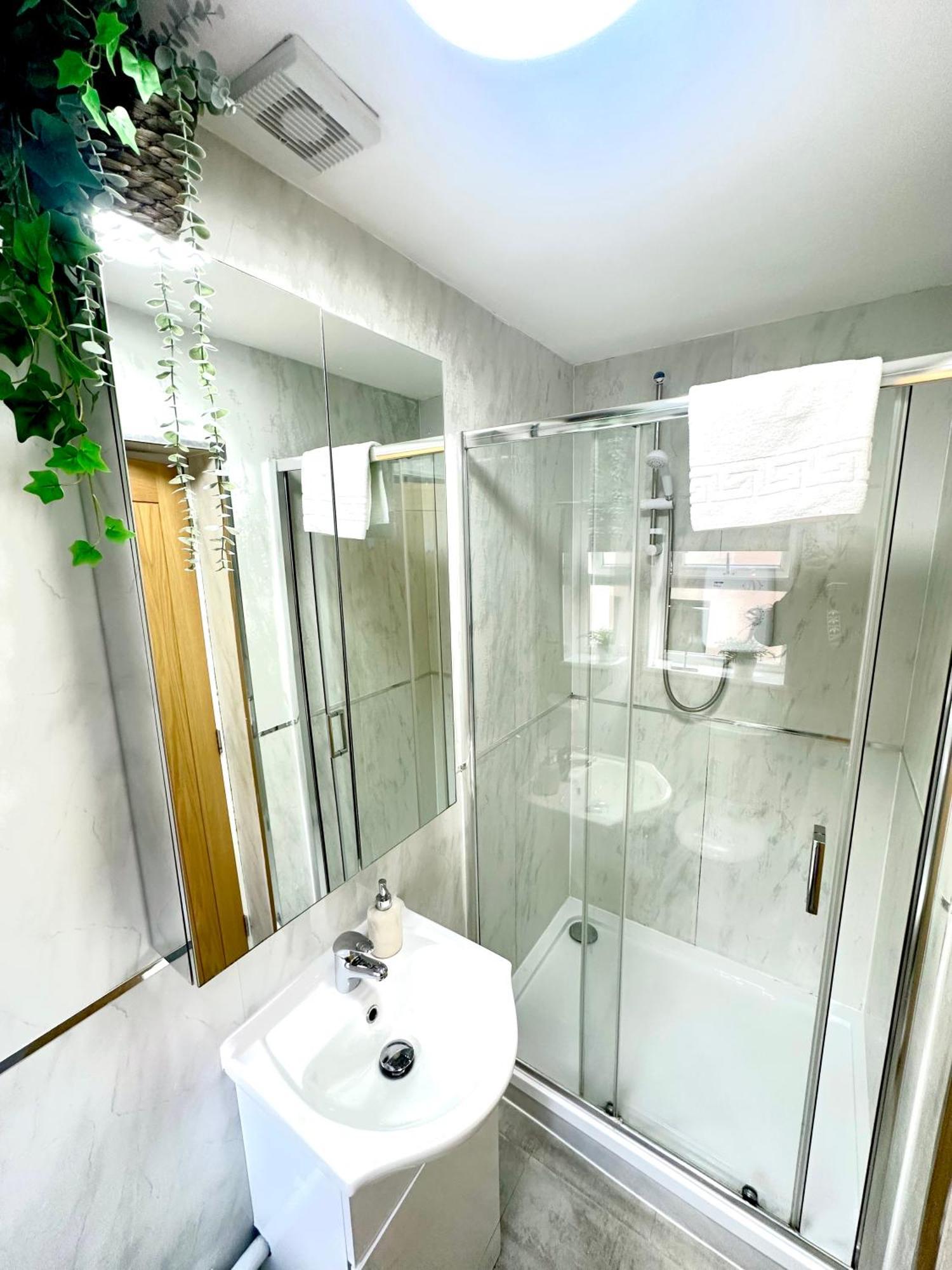 The Green Luxe En-Suite In Stratford 런던 외부 사진