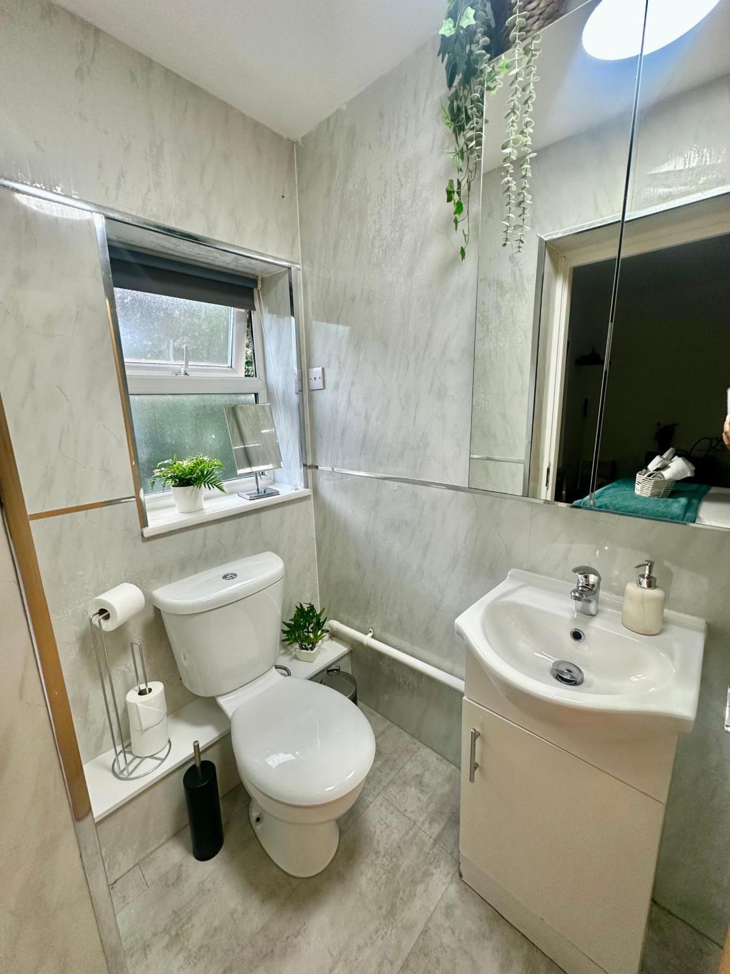 The Green Luxe En-Suite In Stratford 런던 외부 사진